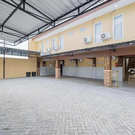 Reddoorz Syariah Near Rsud Dr Iskak Tulungagung Kedungwaru Exterior foto