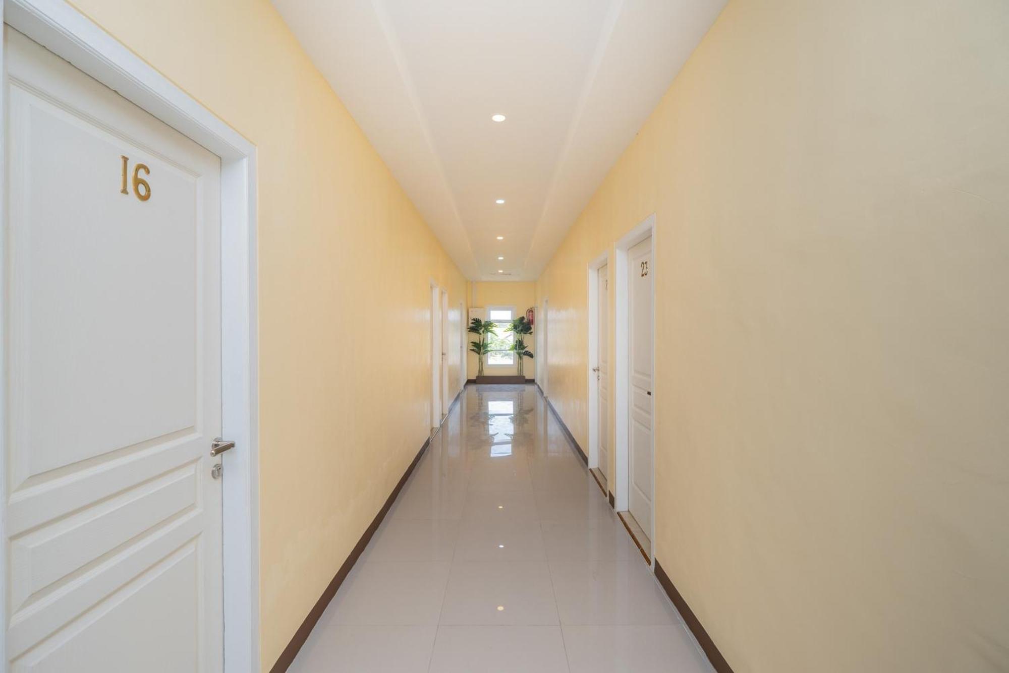 Reddoorz Syariah Near Rsud Dr Iskak Tulungagung Kedungwaru Exterior foto