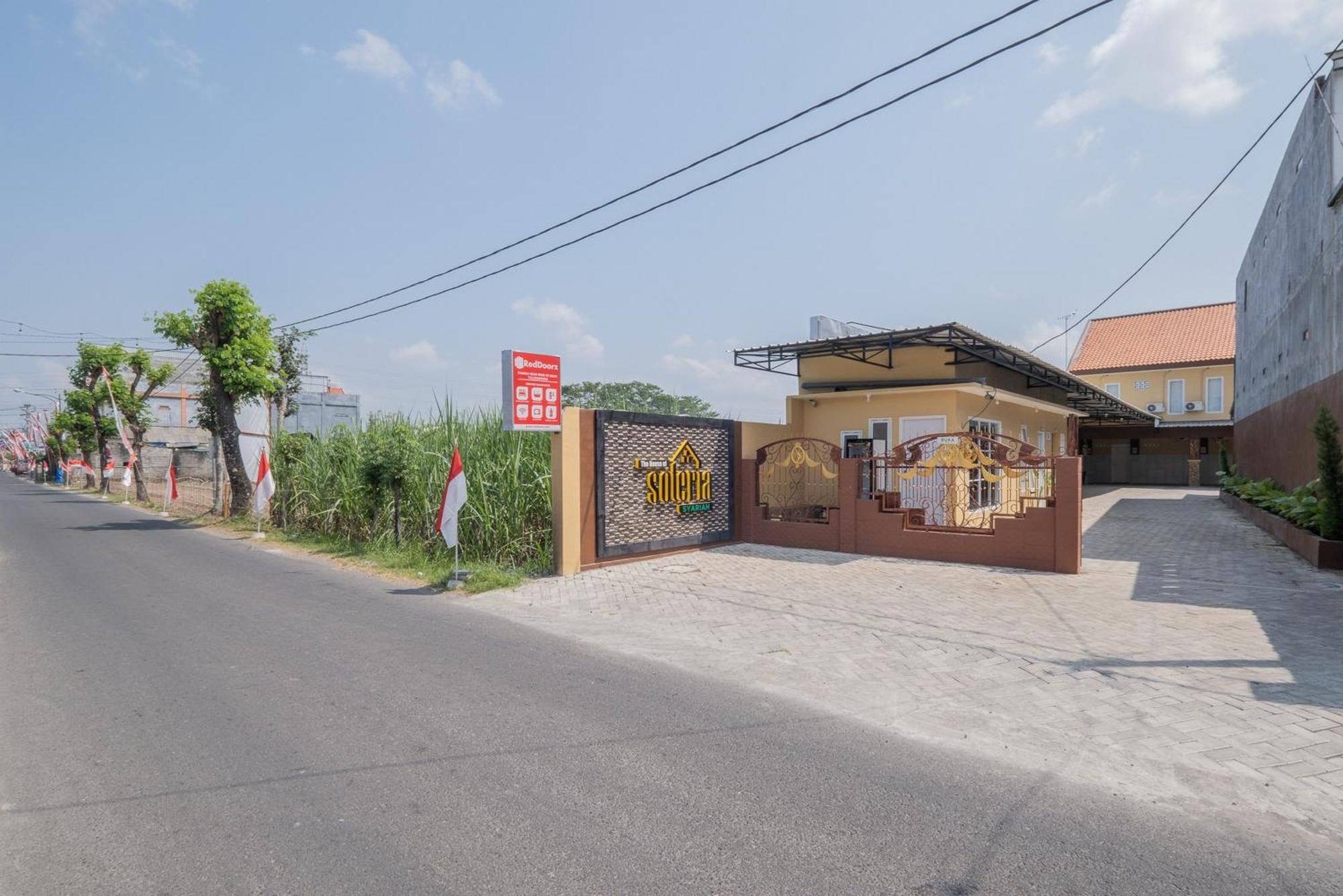 Reddoorz Syariah Near Rsud Dr Iskak Tulungagung Kedungwaru Exterior foto